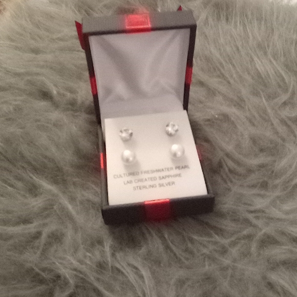 Pearl and Sapphire SS Pierced Stud Duo BNIB - Picture 6 of 14